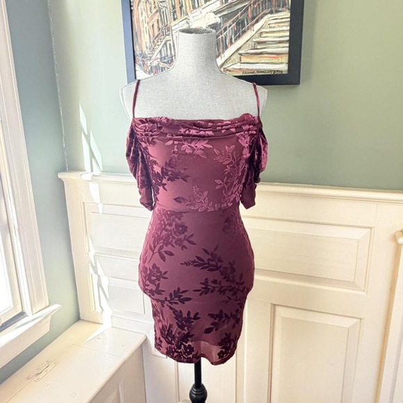 Forever 21 Dresses & Skirts - Forever 21 Maroon Velvet baroque whimsigoth bodycon mini dress small sm purple